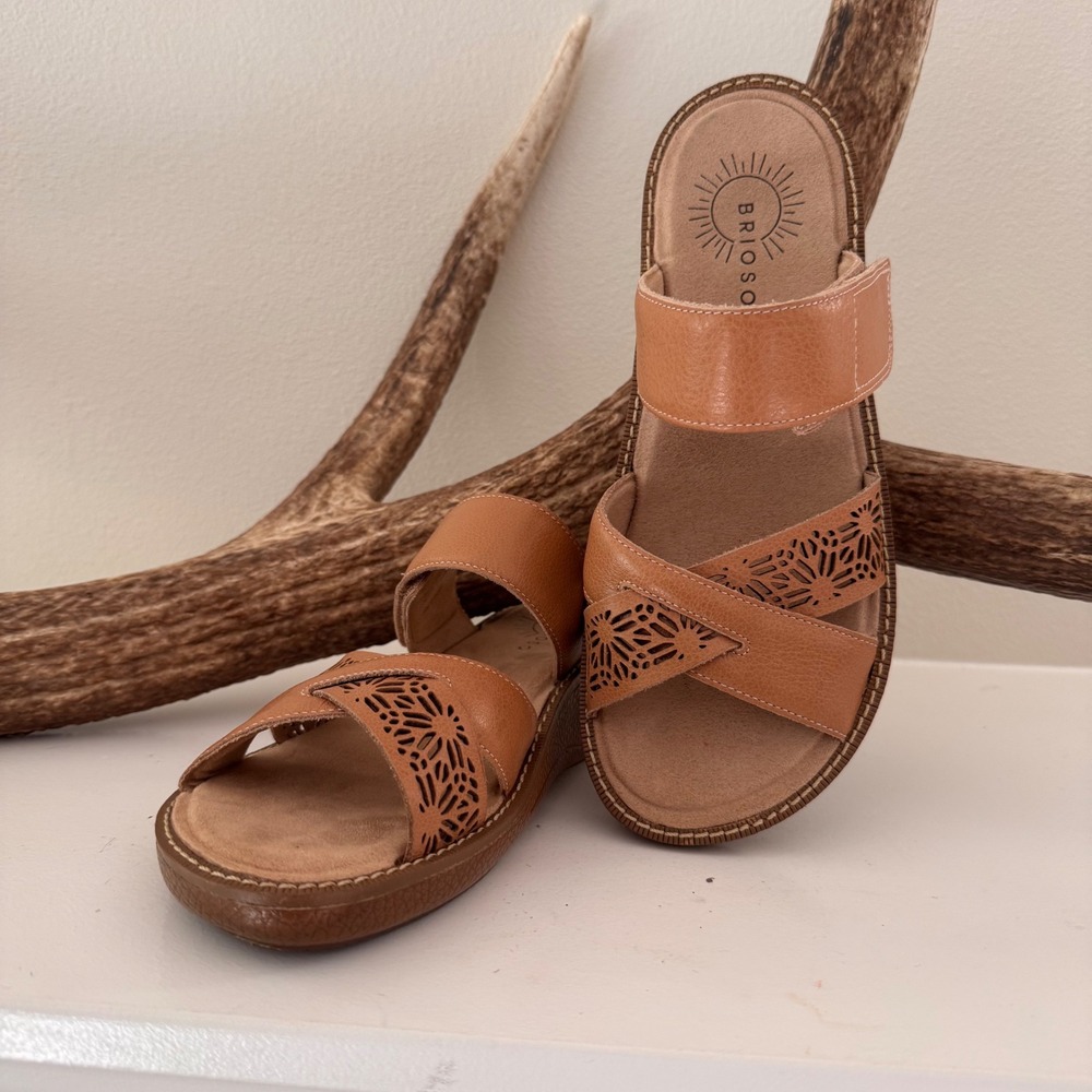 Brioso JEMM Tan Leather Laser Cut Wedge Slide Sandals Womens 7.5 M Brazil